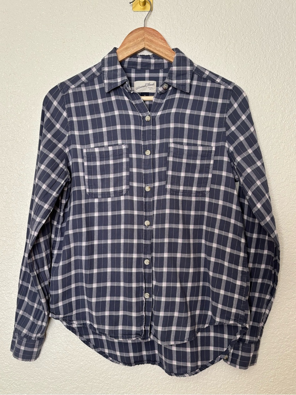 Universal Thread Boyfriend Style Navy Plaid Cotton Button-Up XS Womens